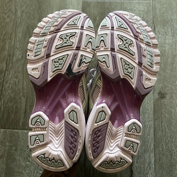 ASICS Gel-Kayano 14 “Barely Rose Cream” - Picture 3 of 5